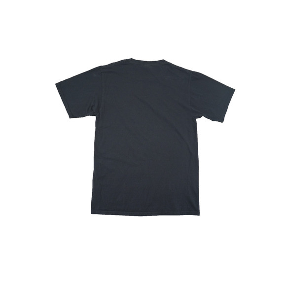 Rock the holidays with this KISS “Merry Kissmas” graphic tee - Picture 2 of 3